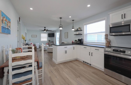 Hampton Condo | Beach Condo Minutes from the Ocean!