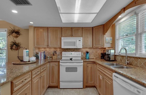 Gulf Pines Condo | Beach Cottage Private Beach Gated Heated Pool