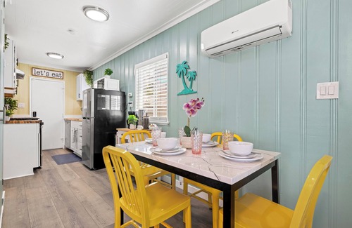 Mission Beach House | Beach Days Ahead: Mission Beach Gem-Sleeps 10!