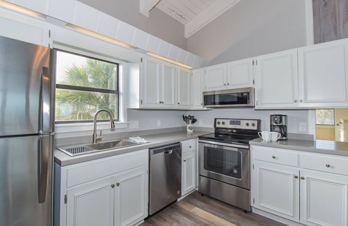 Sea Dunes Condo | Beach Daze Townhome at Sea Dunes Green Turtle B5 ~ Ocean View next to Pool