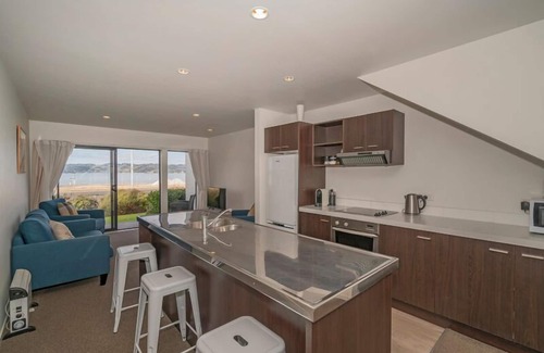 Whitianga Apartment | Beach front apartment at Aqua Soleil complex with use of the lap pool & spa.