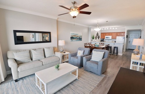 Panama City Beach Condo | Beach Front-Beach Service Chairs Included-FREE High Speed Wifi-5 Star Stay