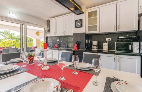 Klimno House | Beach front home in Klimno with WiFi