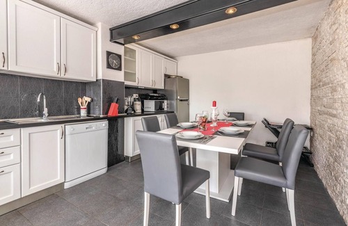 Klimno House | Beach front home in Klimno with WiFi