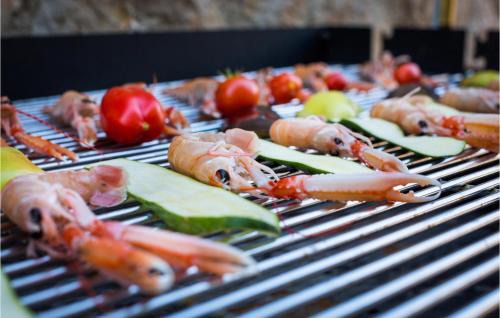 Miholascica House | Beach Front Home In Miholascica With Private Swimming Pool, Can Be Inside Or Outside