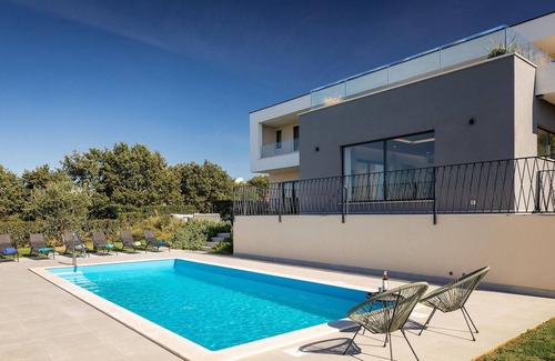 Mugeba House | Beach front home in Porec
