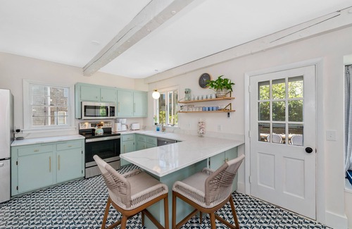 Rockport House | Beach Front Luxe: Italian vibes & coastal glam in Rockport! Steps to Downtown!