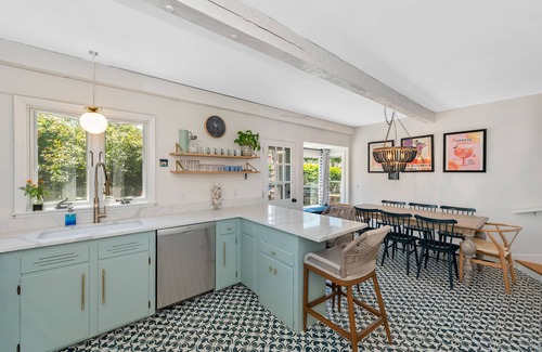 Rockport House | Beach Front Luxe: Italian vibes & coastal glam in Rockport! Steps to Downtown!