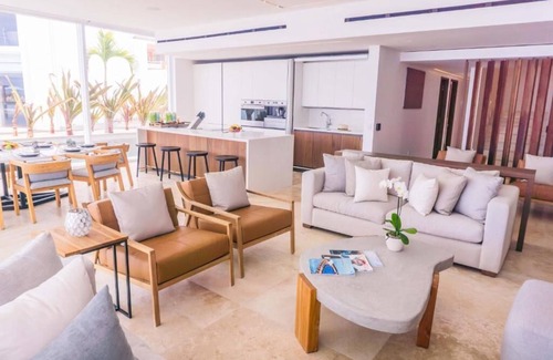 Zona Hotelera Villa | Beach Front Villa at the Viceroy in San Jose Del Cabo.