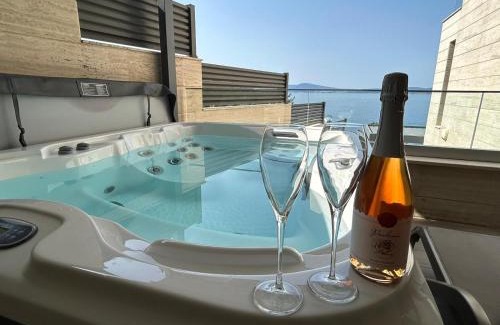 Selce Apartment | BEACH FRONT VILLA FRAN - DELUXE SEA VIEW SUITE with private jacuzzi # 3
