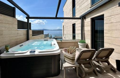 Selce Apartment | BEACH FRONT VILLA FRAN - DELUXE SEA VIEW SUITE with private jacuzzi # 3