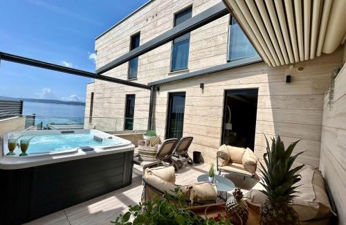 Selce Apartment | BEACH FRONT VILLA FRAN - DELUXE SEA VIEW SUITE with private jacuzzi # 3
