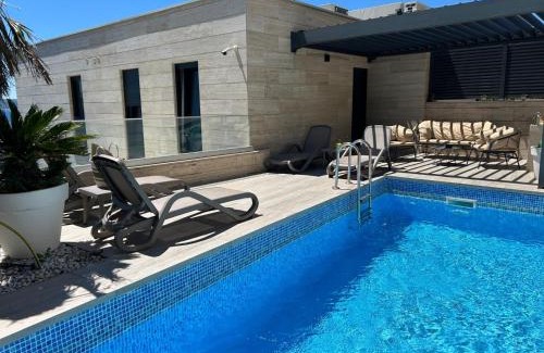 Selce Apartment | BEACH FRONT VILLA FRAN - DELUXE PENTHOUSE SUITE with private pool