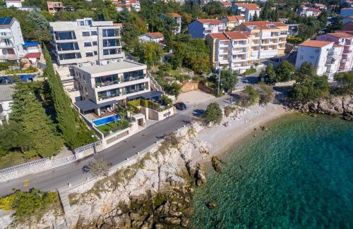 Selce Apartment | BEACH FRONT VILLA FRAN - DELUXE PENTHOUSE SUITE with private pool