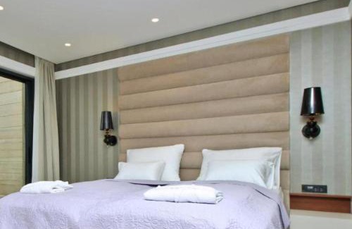 Selce Apartment | BEACH FRONT VILLA FRAN - DELUXE SUITE with private pool