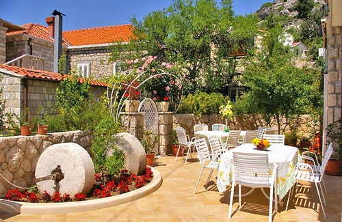 Stikovica Apartment | Beach front Villa Orange apartment