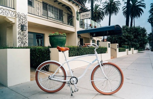 West Beach House | Beach Getaway! 3 Family-friendly Units, Outdoor Pool, Near MOXI Science Museum