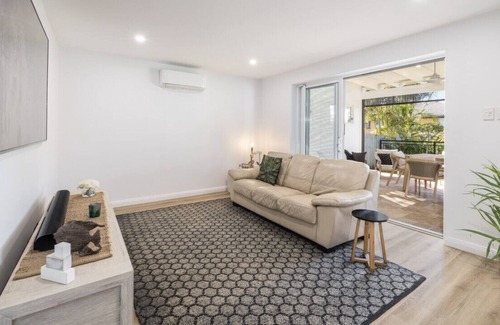 Dee Why House | Beach Getaway - Close to DY Village