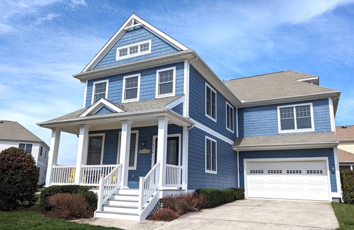 The Commons House | Beach & Golf Vacation at Bayside - Pet Friendly - Indoor & Outdoor Pool