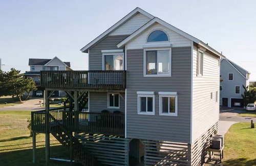 South Nags Head House | Beach Haven Just Steps Away from the Ocean, Amazing Views