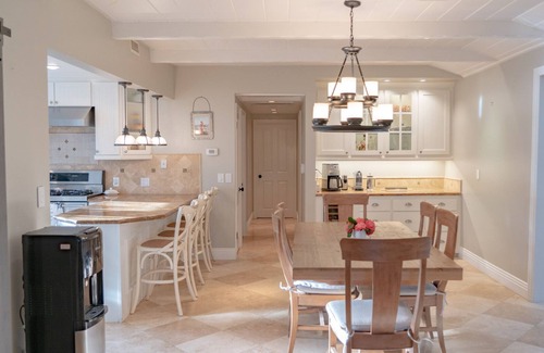 Santa Ana Heights House | Beach Home with Pool, Jacuzzi, Housekeeping Included. Hosted by @Worldstompers