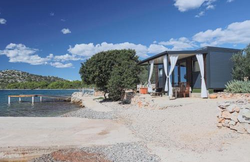 Kornati House | Beach house Danica - resort & tavern BAIN, free transport, pool, Island of Žut - Kornati