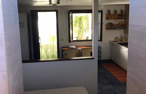 Milianni House | Beach house flat with water view