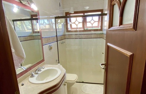 Vista Linda House | Beach house in gated community - Hanga Roa