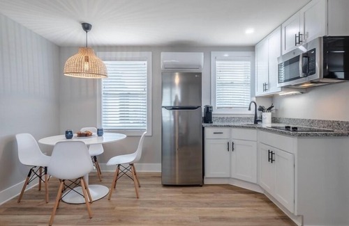 Yaupon Beach Hotel | Beach House OKI - King Suite in hotel on Oak Island, North Carolina