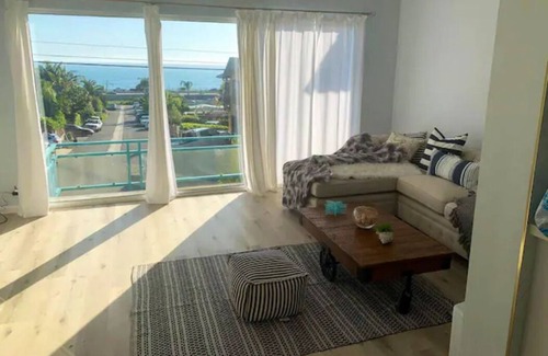 La Conchita House | Beach House! Views! Walk to the beach!