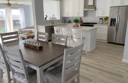 La Conchita House | Beach House! Views! Walk to the beach!