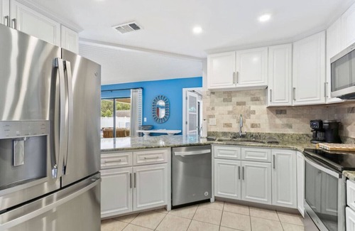 Largo House | Beach & Jungle + Pool + Mini Golf+ Basketball