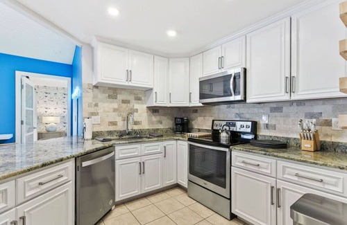 Largo House | Beach & Jungle + Pool + Mini Golf+ Basketball