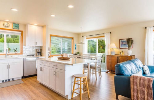 Coupeville House | Beach Lookout Retreat by AvantStay | Rooftop Views