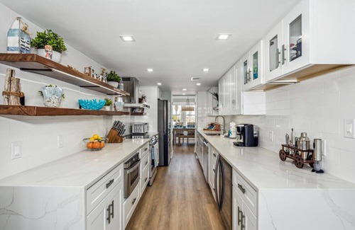 Treehouse Villa | Beach N` Bay Hideaway - Boat Dock!