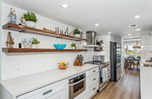 Treehouse Villa | Beach N` Bay Hideaway - Boat Dock!