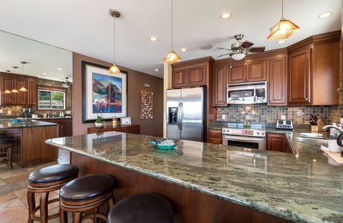Kahana Condo | Beach/Ocean Front & Corner Unit Luxury -Bliss -Turtle Watching!