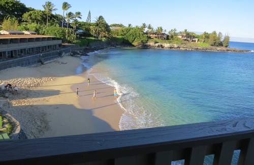 Kahana Condo | Beach/Ocean Front & Corner Unit Luxury -Bliss -Turtle Watching!