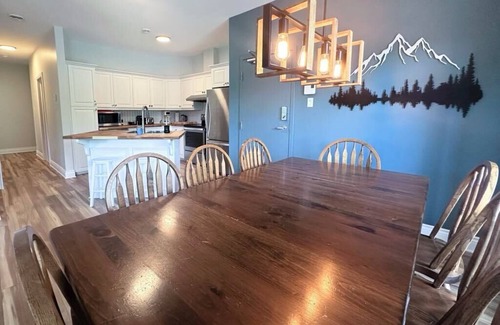 Saint-Faustin-Lac-Carre Apartment | Beach, pool and outdoor condo