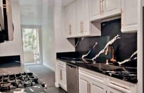 Los Angeles Apartment | Beach Pools Comfort: Private Room + Bath Prime LA Location