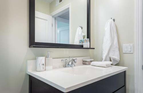 Del Mar Heights House | Beach Resort Home with Ocean Views Jacuzzi & Sauna!