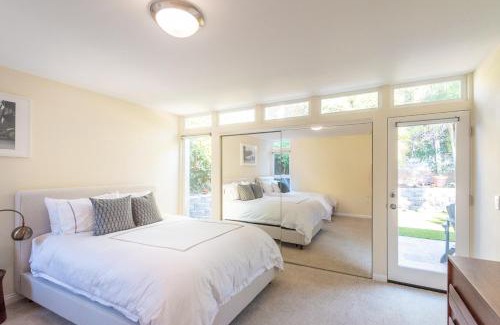 Del Mar Heights House | Beach Resort Home with Ocean Views Jacuzzi & Sauna!