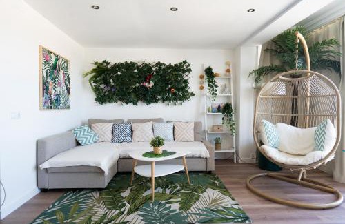 Castelldefels Apartment | Beach, Restaurants and Views