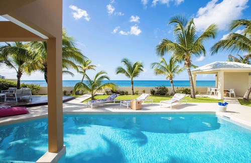 Beacon Hill Villa | Beach Secrets 3BR in Beacon Hill by Personal Villas - Modern Oceanfront Villa