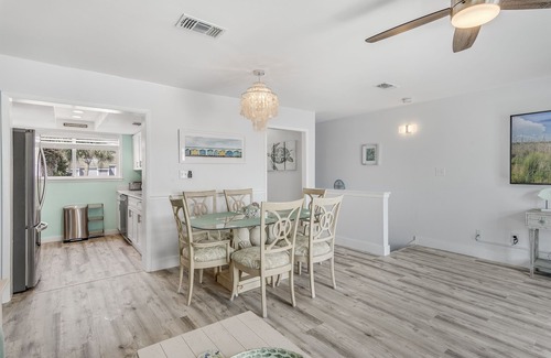 Destin House | Beach Set Up Included 100% Remodeled 2BR/2.5BA Townhouse, Spectacular Lake Views