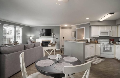 Gulf Shores House | Beach short drive - Pool - Hot Tub K/Q/Sofa Sleeper, 2 BA, Sleeps 6 - Ground Fl