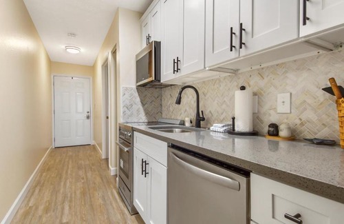 El Centro Beach House | Beach Vibes - Lullwater Beach Condos 437 by Nautical Properties Vacation Rentals