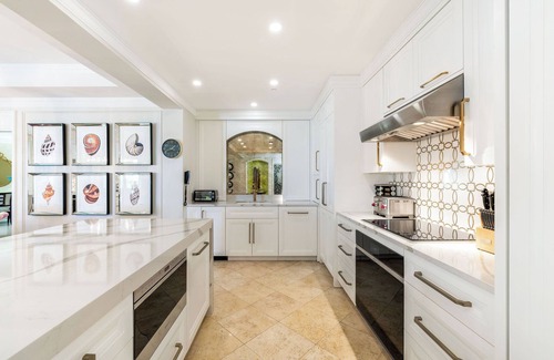 Seven Mile Beach Condo | Beach view condo with bunk beds overlooking 7Mile Beach at The Ritz-Carlton
