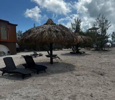 Long Beach Estates Apartment | Beach View Room at Barnacle Resort