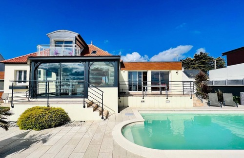 Plouneour-Brignogan-Plages House | Beach villa private pool private beach access